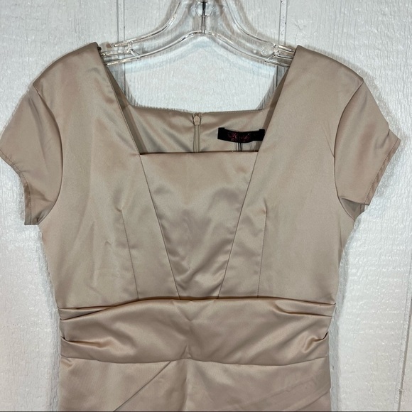 NEW Ruidiya Fashions Tan Short Sleeve Mini Dress Size 5 / 6 - Picture 2 of 9